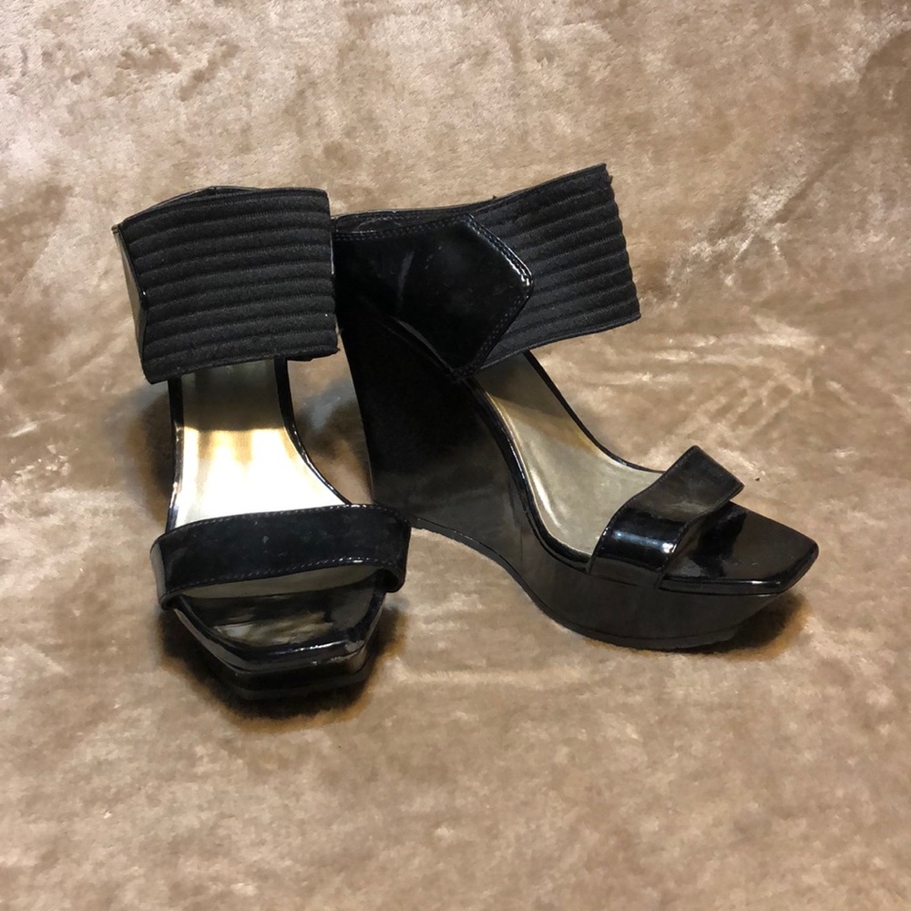 Jessica Simpson black platform wedges